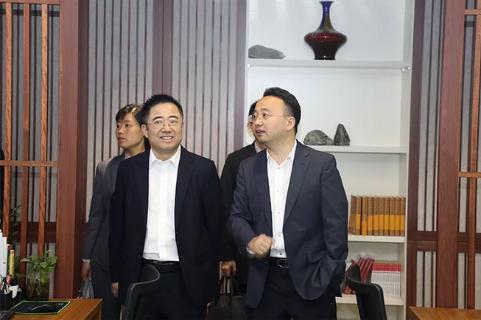 明光市市委书记被名人堂企业文化深深感动 | 深入沟通合作空间广阔